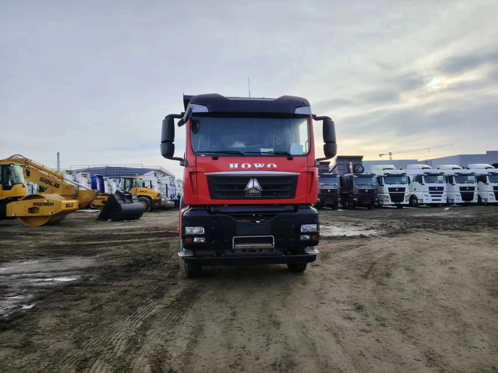 Sinotruk Howo TX 400 KM 6x4 5,6M Duck Truck (National VI)
